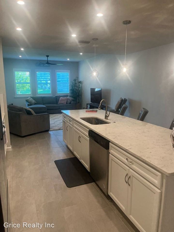 4687 Arboretum Cir #102 - Photo 3 of 9