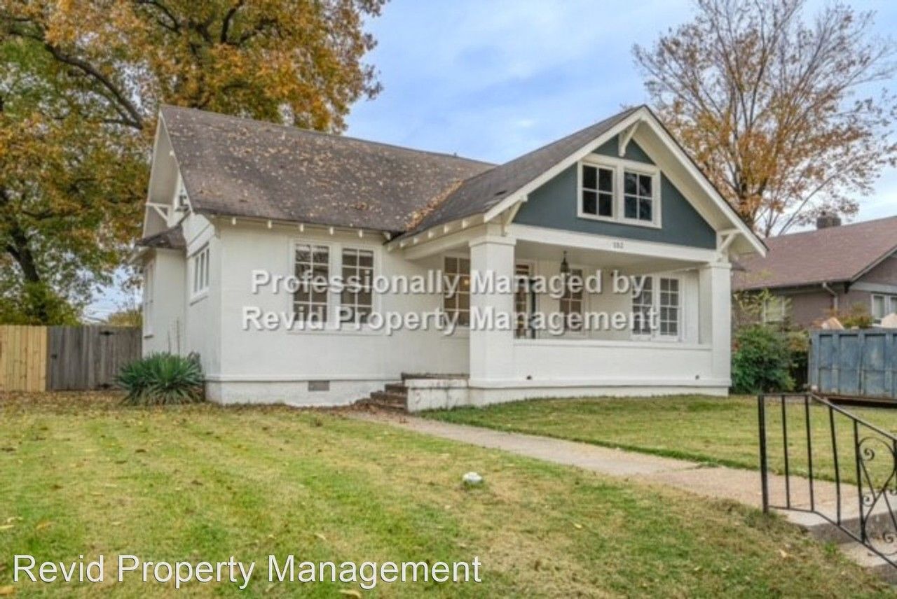 152 N Willett St - Photo 2 of 26