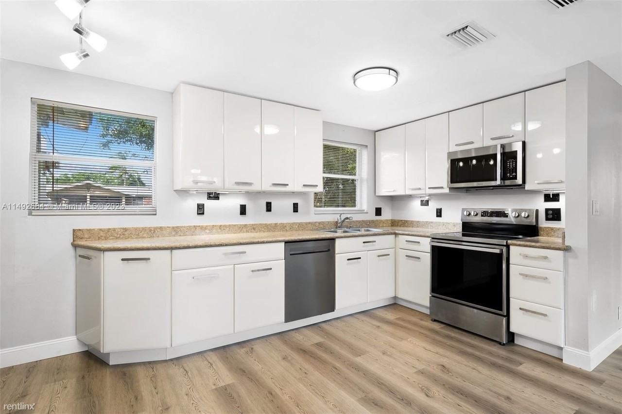 5893 Williamson Rd - Photo 2 of 18