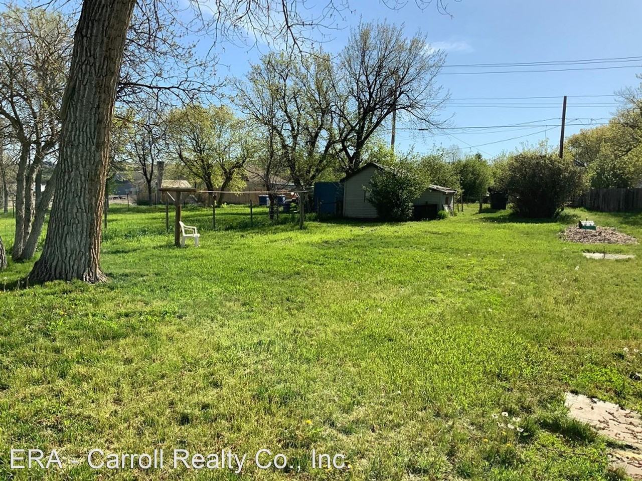 1135 N Custer St - Photo 2 of 10