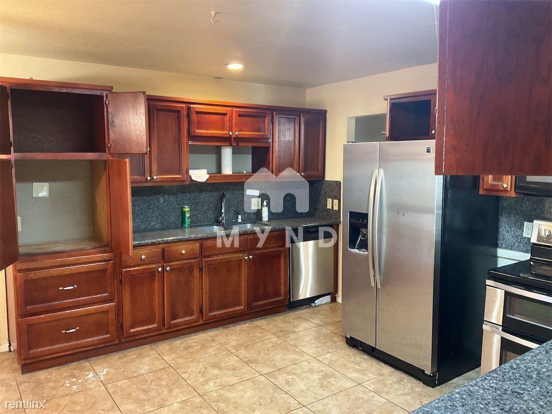 1110 Rivera Dr - Photo 3 of 5