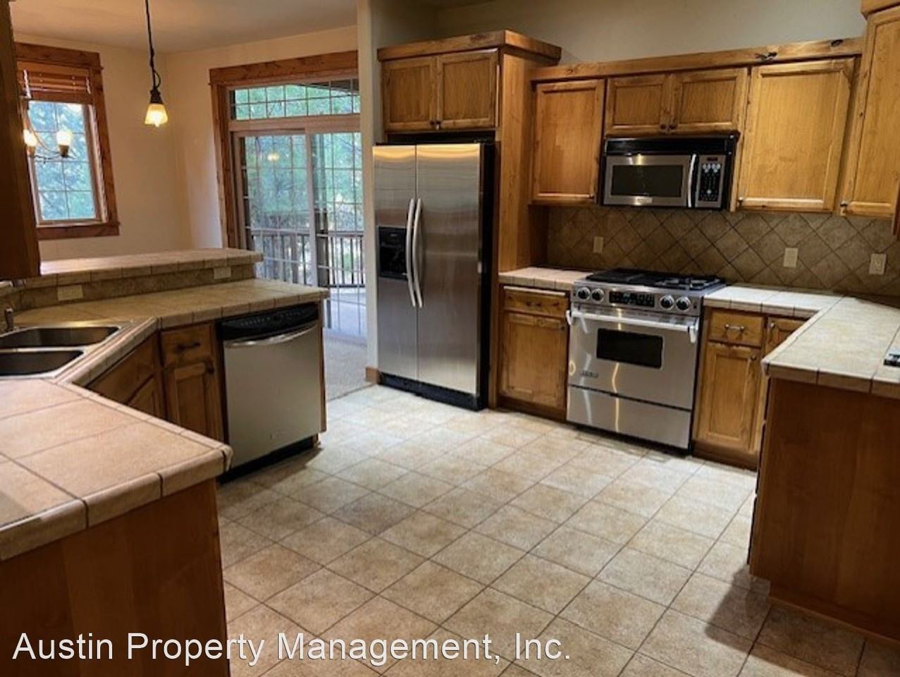 60875 Grand Targhee Dr - Photo 2 of 20