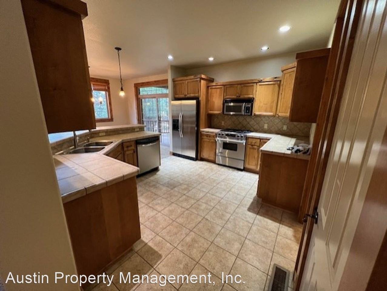 60875 Grand Targhee Dr - Photo 3 of 20