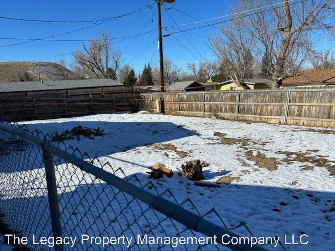 186 Honeysuckle St - Photo 3 of 6