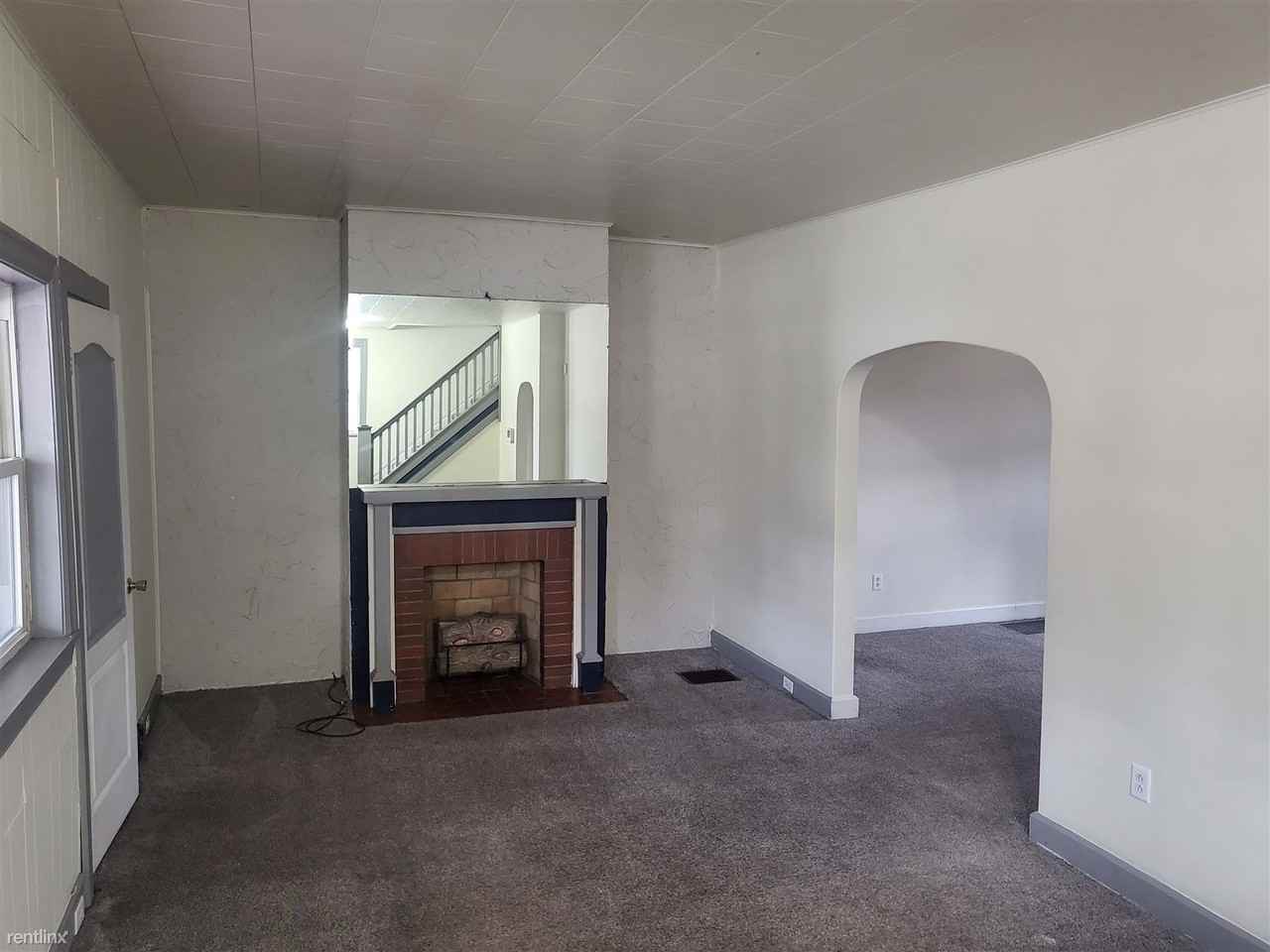 1128 Main St - Photo 3 of 20