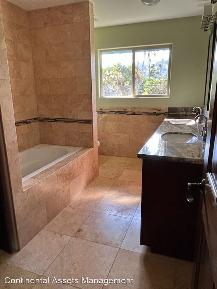 57-347 Pahipahialua St Big House - Photo 2 of 12