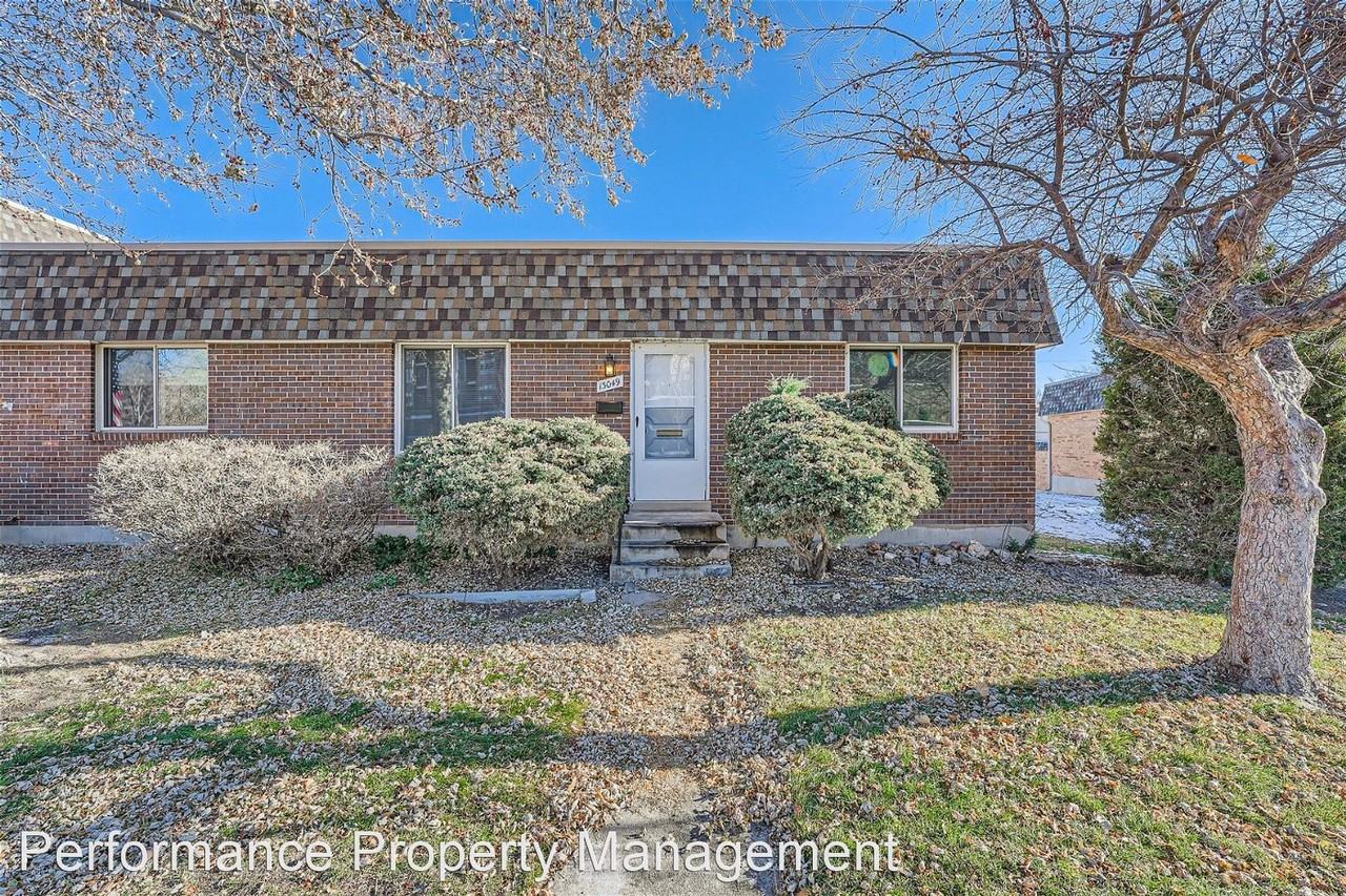 13049 W Ohio Ave - Photo 2 of 41