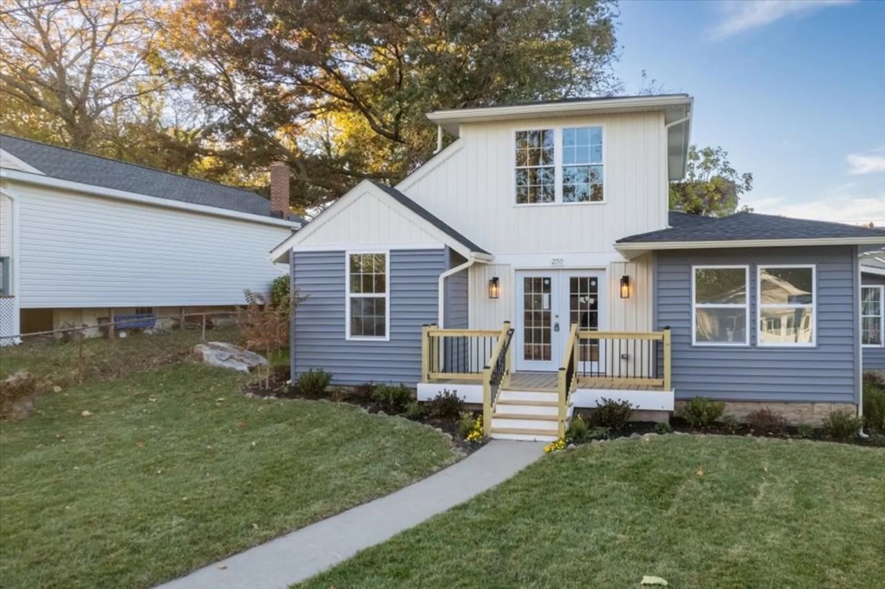 250 Glenwood Rd - Photo 2 of 50