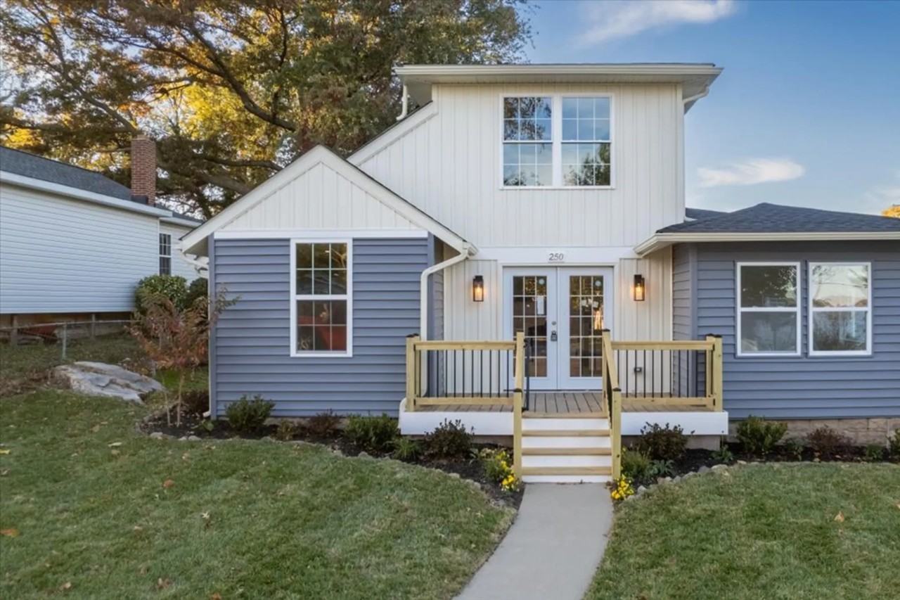 250 Glenwood Rd - Photo 3 of 50