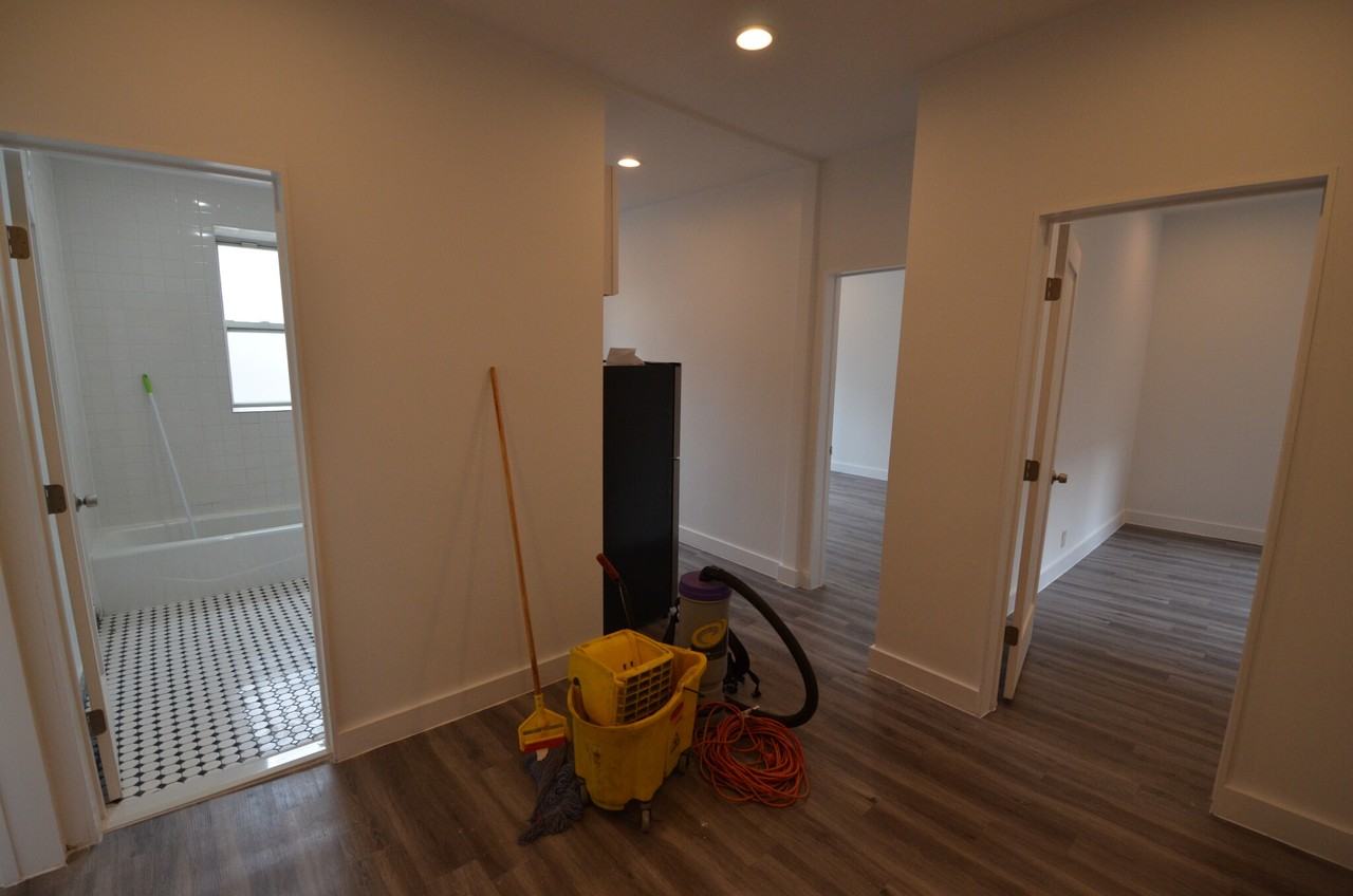 Peterborough St. & Kilmarnock St. #17 - Photo 2 of 22