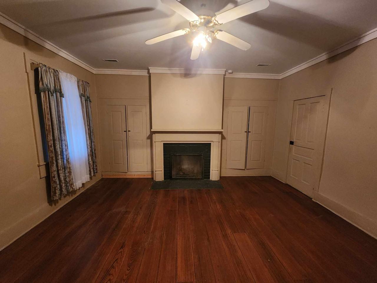 1405 Broadway - Photo 6 of 17