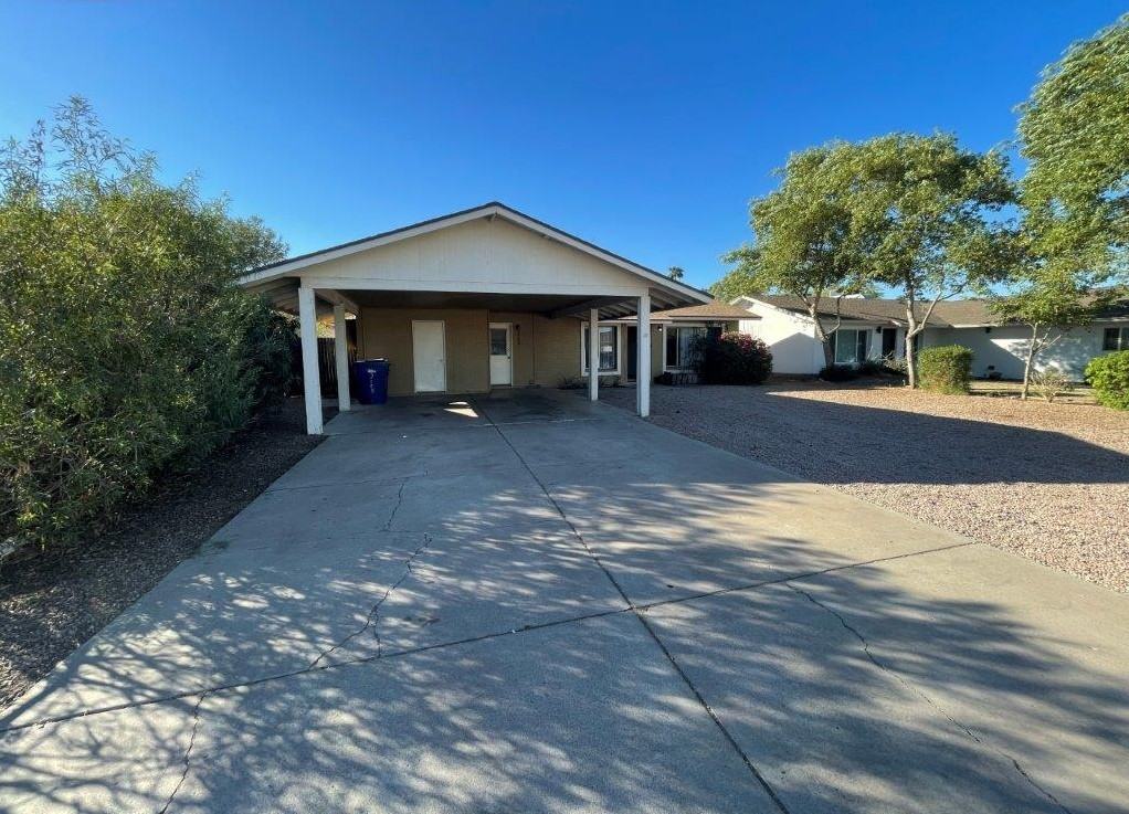 2055 W Dixon St - Photo 2 of 14