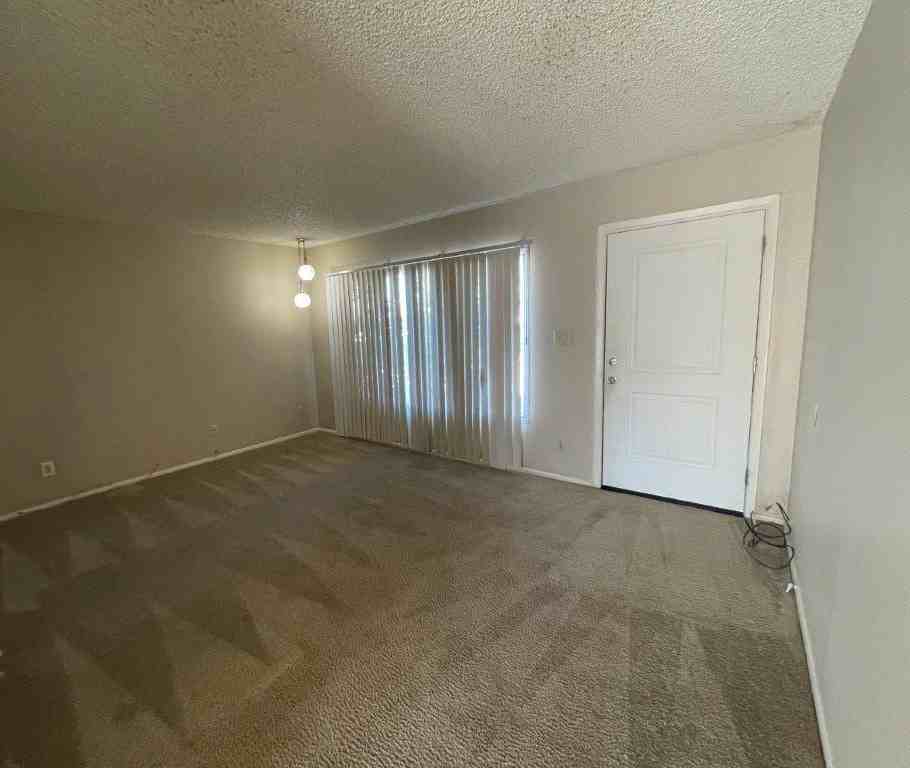 2055 W Dixon St - Photo 3 of 14