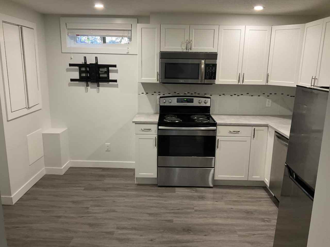 12020 102 St Nw - Photo 2 of 19