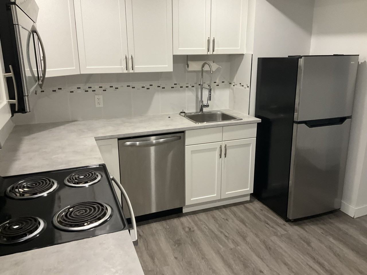 12020 102 St Nw - Photo 4 of 19