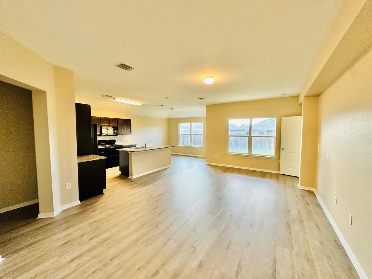 704 Silver Wing Dr #1 - Photo 4 of 17