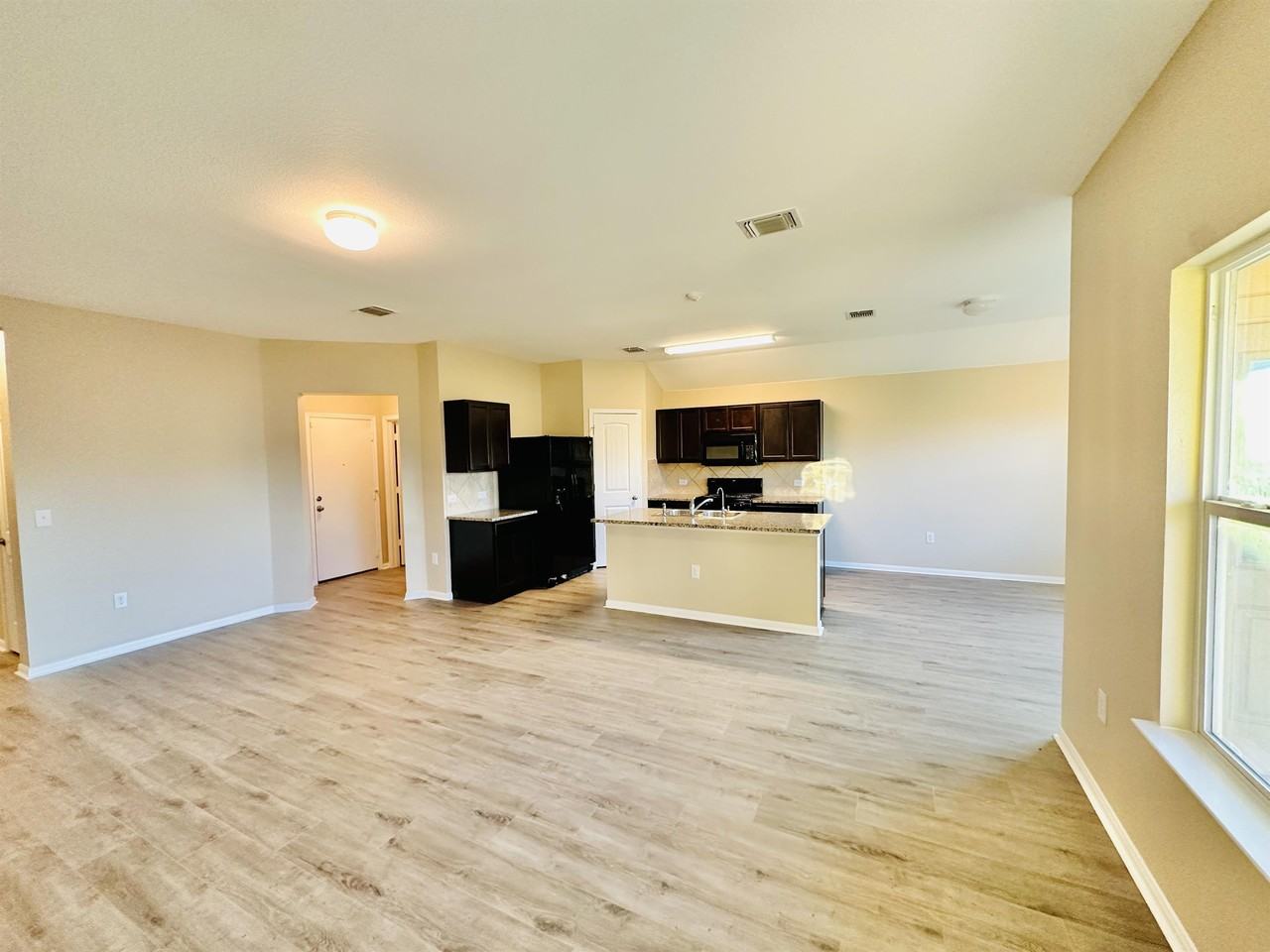 704 Silver Wing Dr #1 - Photo 3 of 17