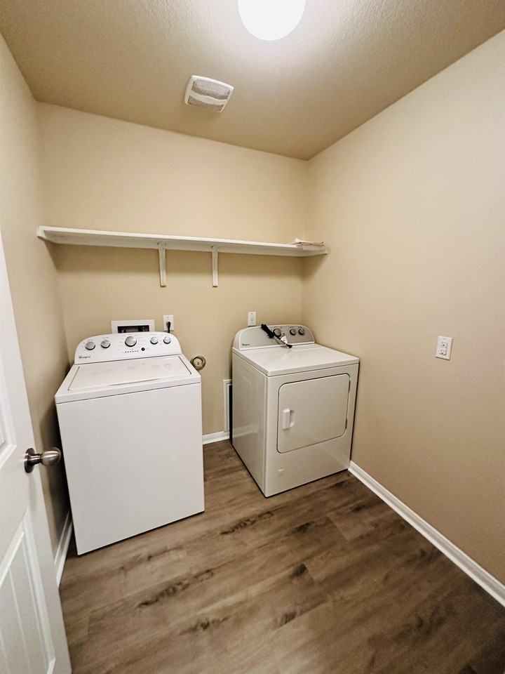 704 Silver Wing Dr #1 - Photo 6 of 17