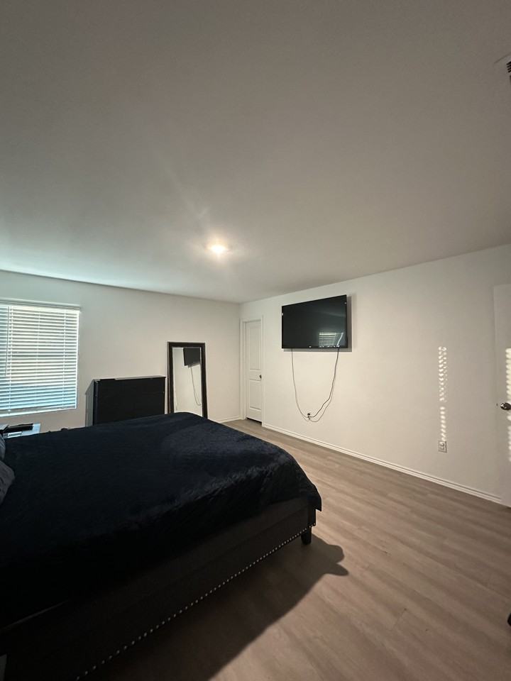 1723 Medina Cir #NA - Photo 2 of 19