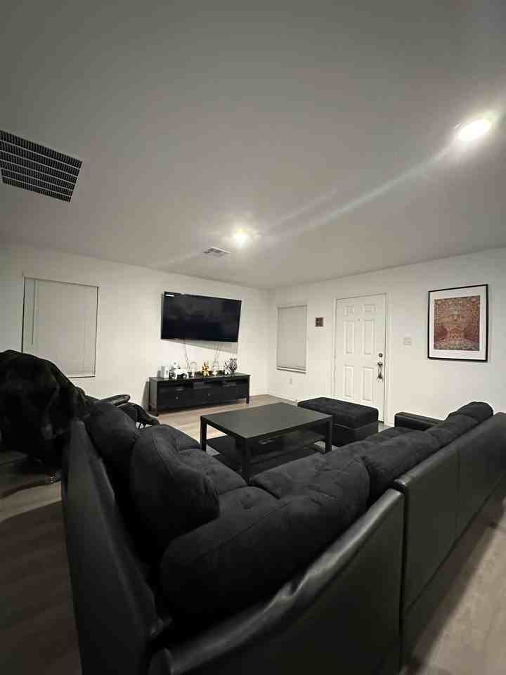 1723 Medina Cir #NA - Photo 3 of 19