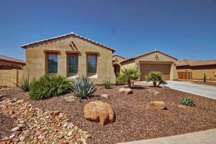 19340 W Pasadena Ave - Photo 2 of 35