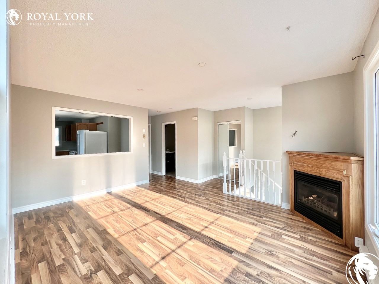 157 Londonderry St - Photo 2 of 35