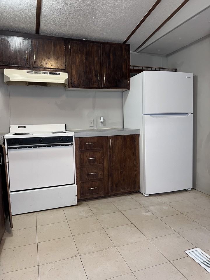 635 Reams Lane - Photo 2 of 16