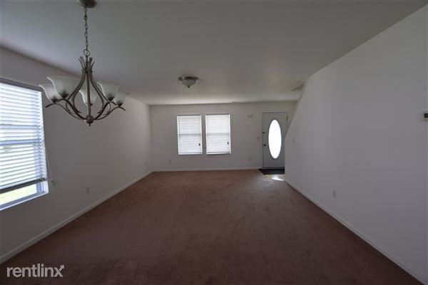 1641 Crescent Pointe Dr SE - Photo 3 of 28