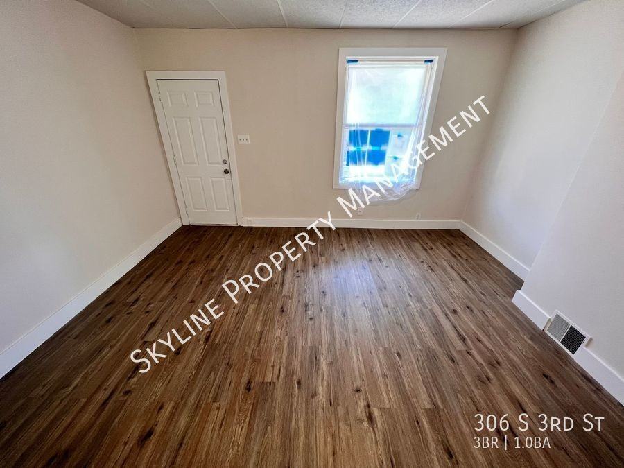 306 S 3rd St - Photo 3 of 26