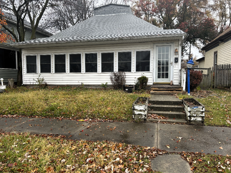 1524 W Spencer Ave - Photo 2 of 46