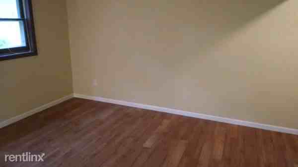 145 Lincoln Dr NE - Photo 2 of 3