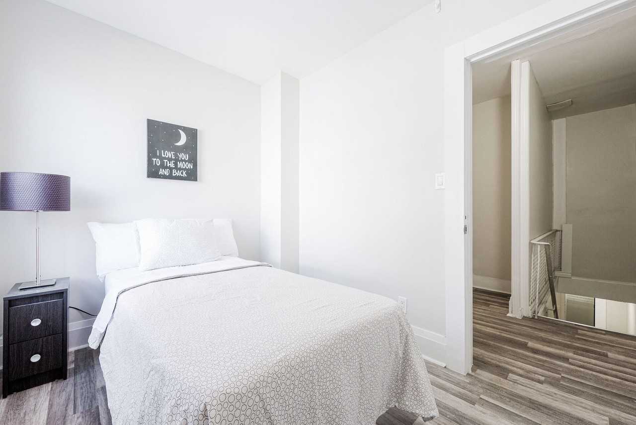 Queen St E & Woodbine Ave - Photo 7 of 15