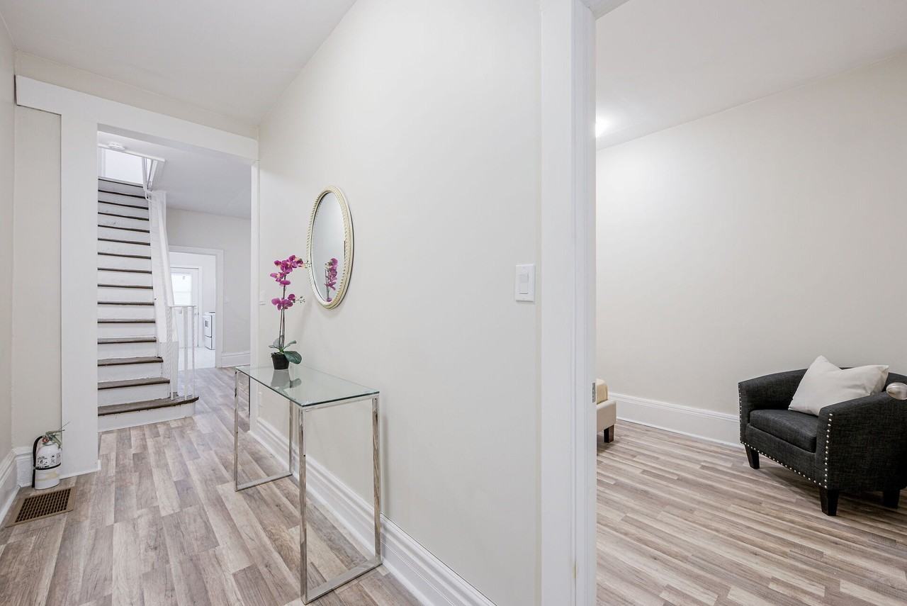 Queen St E & Woodbine Ave - Photo 4 of 15