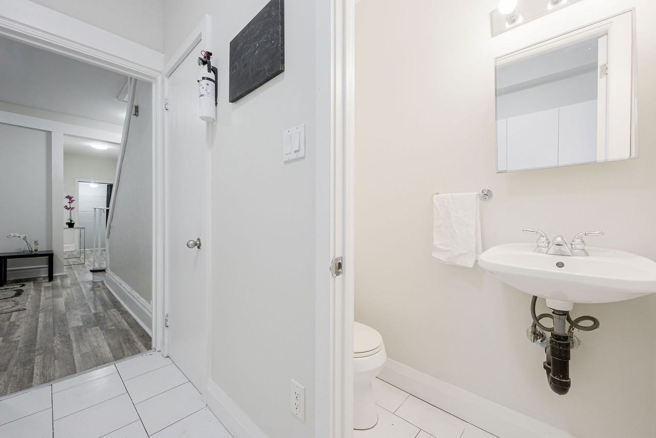 Queen St E & Woodbine Ave - Photo 3 of 15