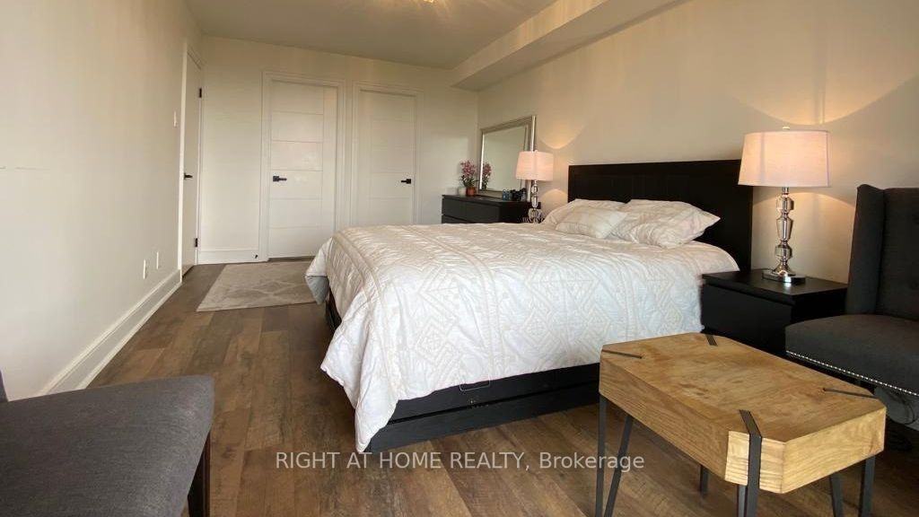 8111 Yonge Street #705 - Photo 2 of 6