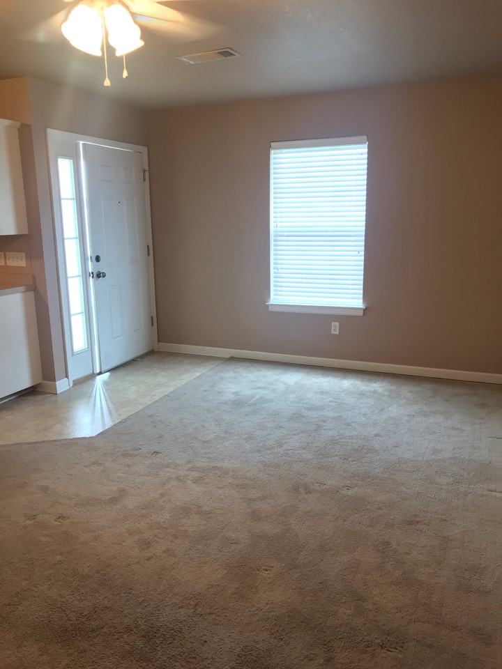 811 N 48th St #C - Photo 2 of 19