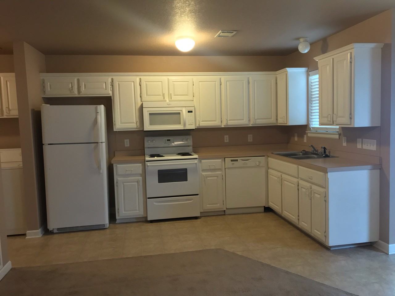 811 N 48th St #C - Photo 5 of 19