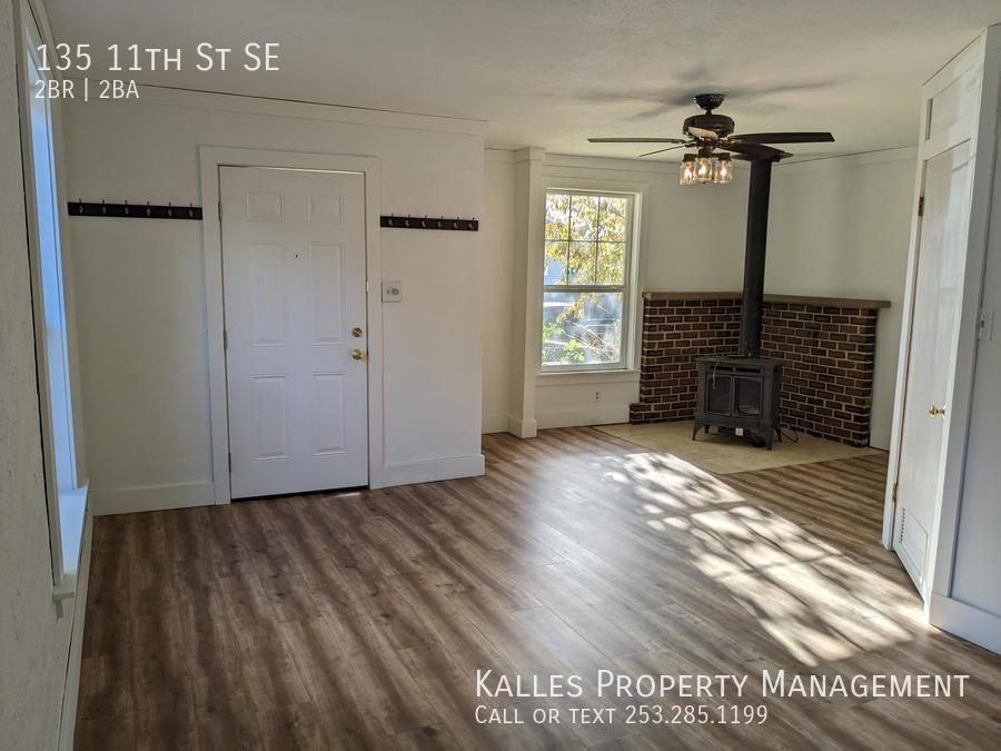 135 11th St Se - Photo 2 of 9