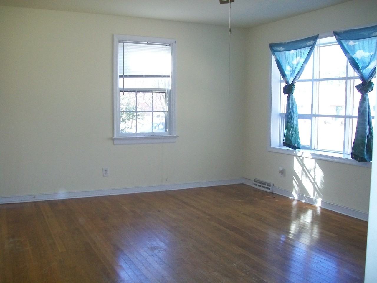 3919 Redstone Dr #1 - Photo 6 of 19