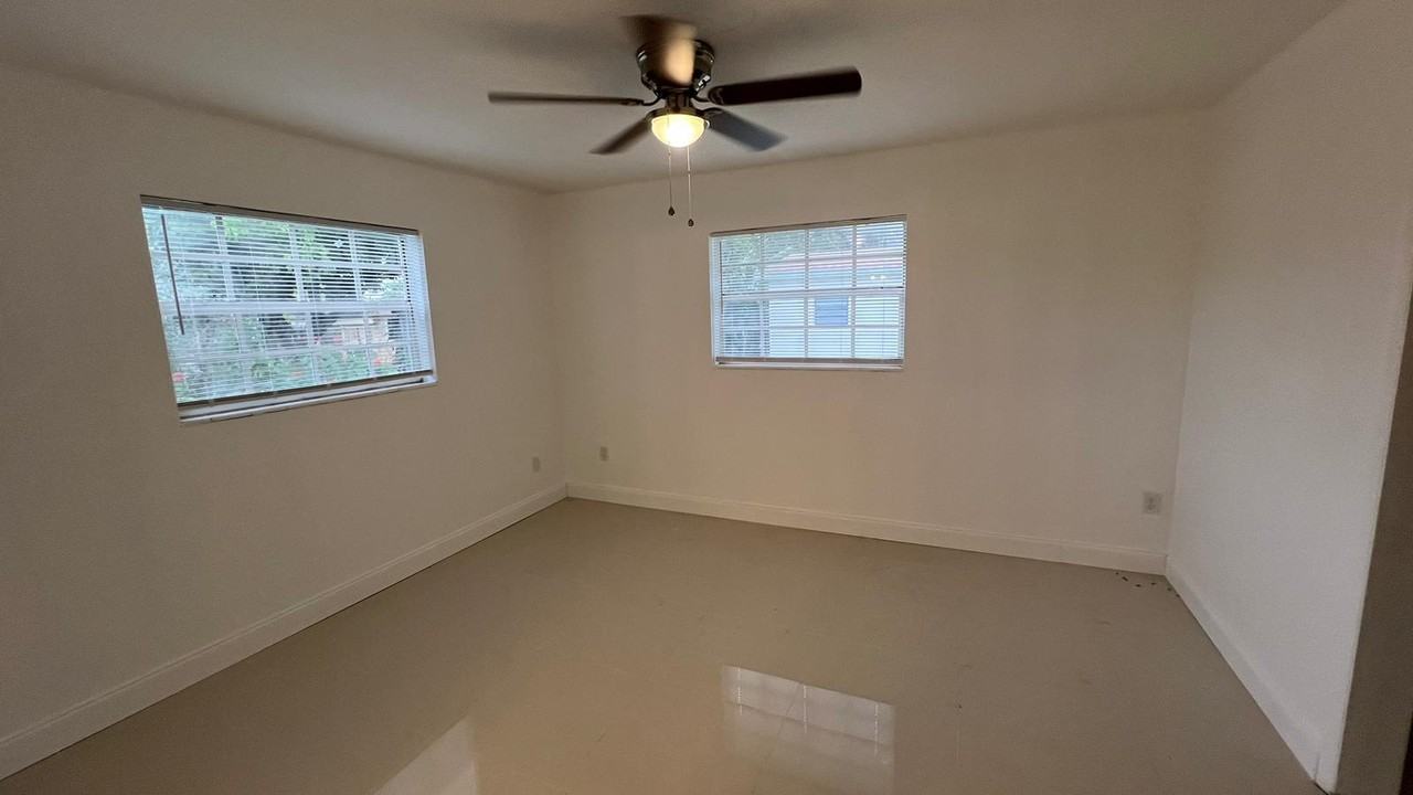 19126 Nw 2nd Ct #19128 - Photo 5 of 10