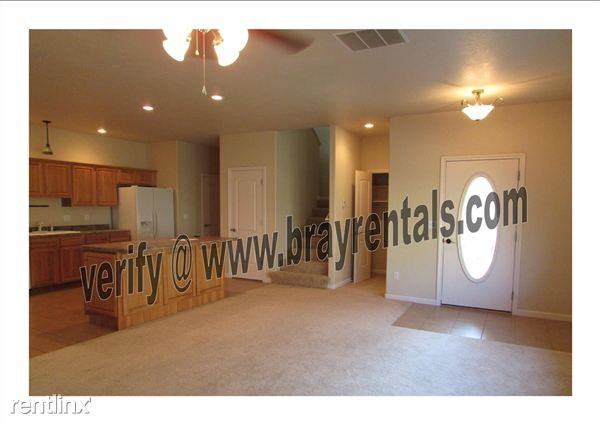 868 Montclair Dr - Photo 2 of 10