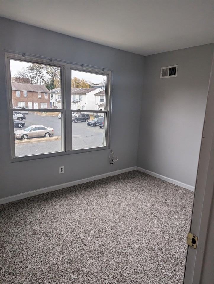 413 N Church St #1 - Photo 6 of 8