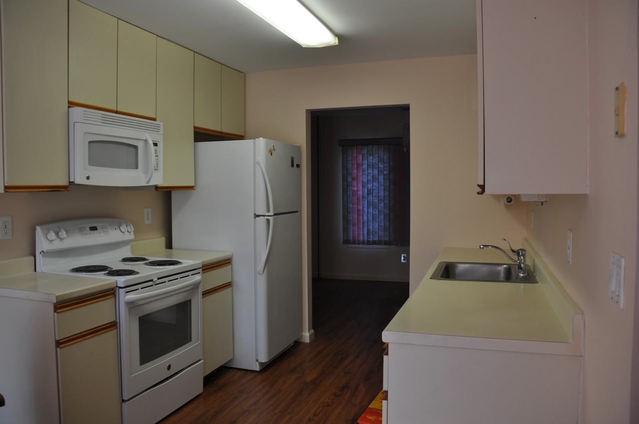 911 Fenway Rd - Photo 3 of 14