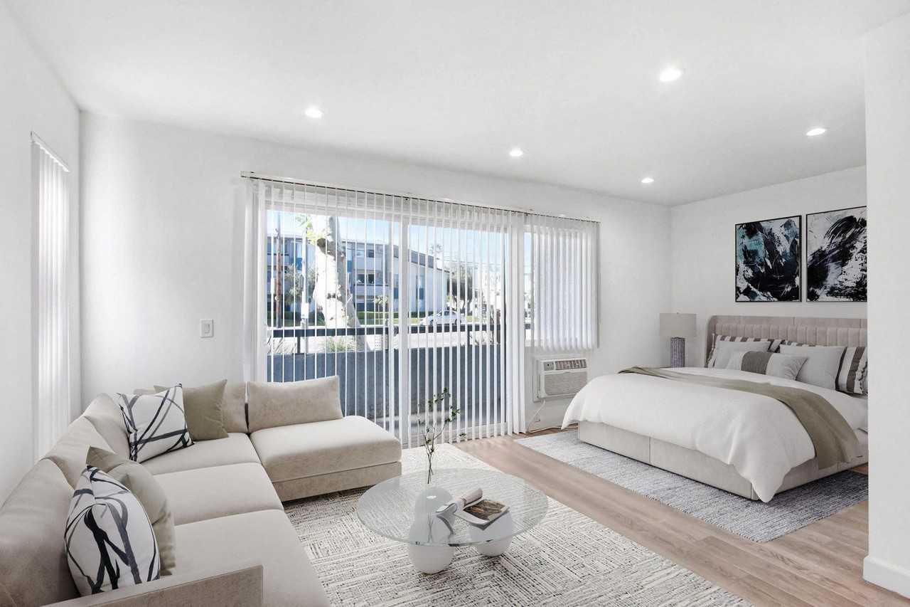 Blue North - Photo 4 of 75