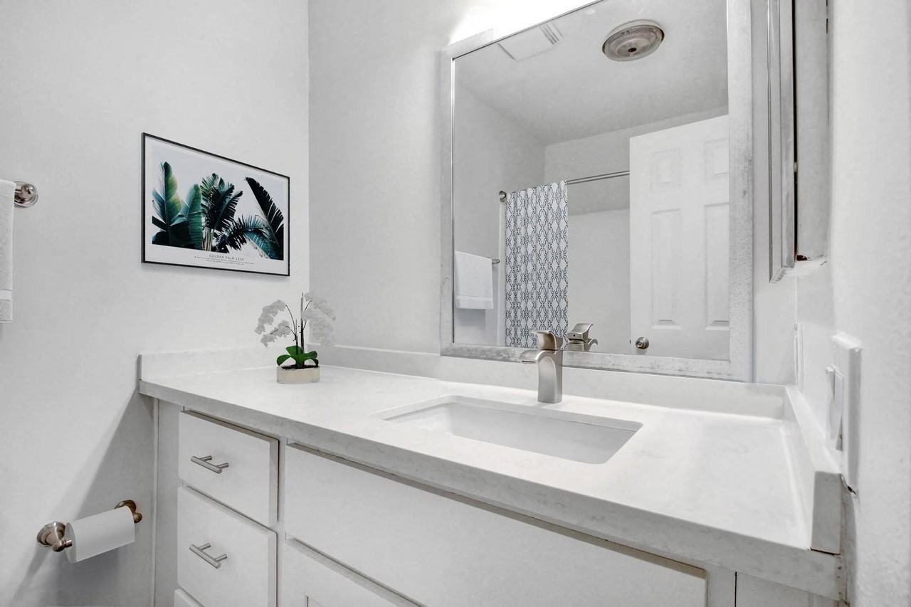 Blue North - Photo 6 of 75