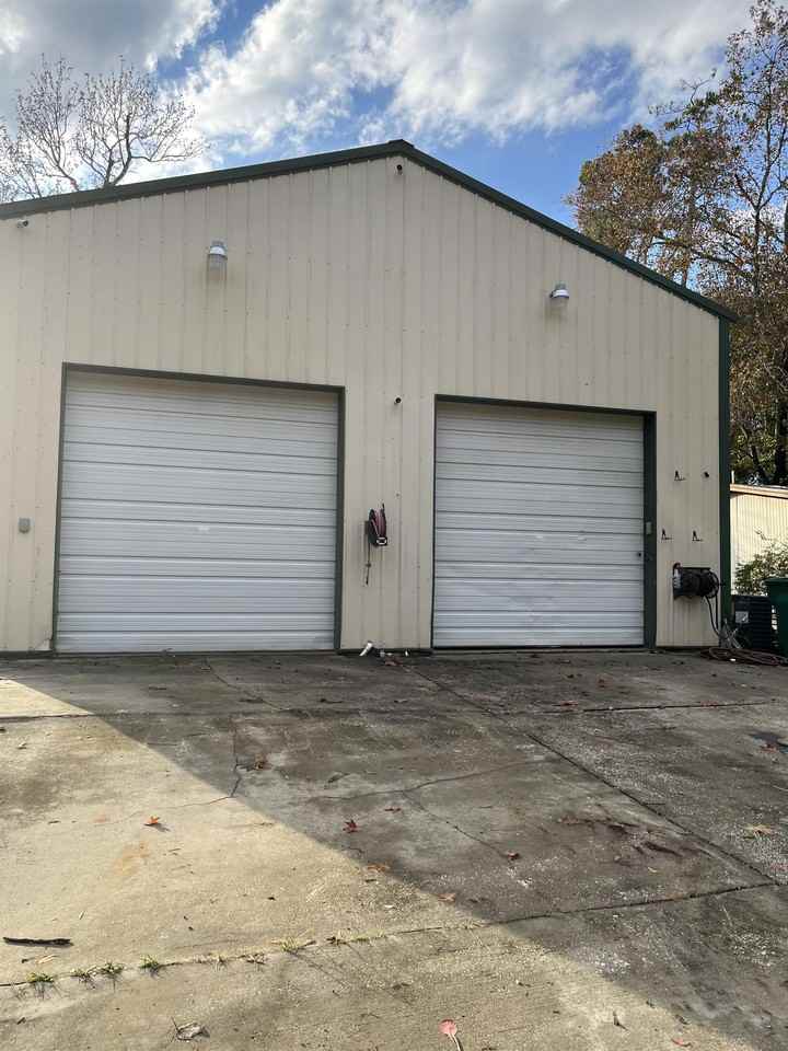 380 Di-Cindy Lanec/o Workshop - Photo 2 of 15