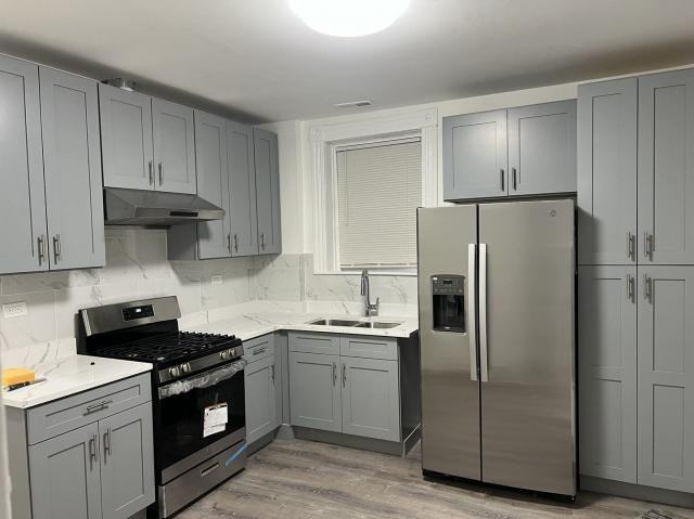 1712 W 35th St - Photo 2 of 10
