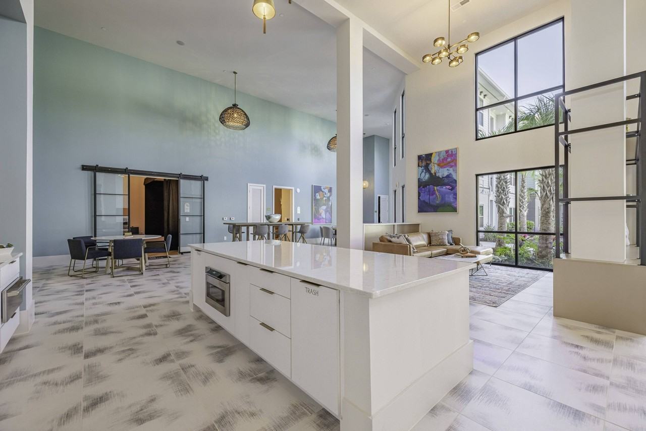 Forena Luxury Living - Photo 7 of 35