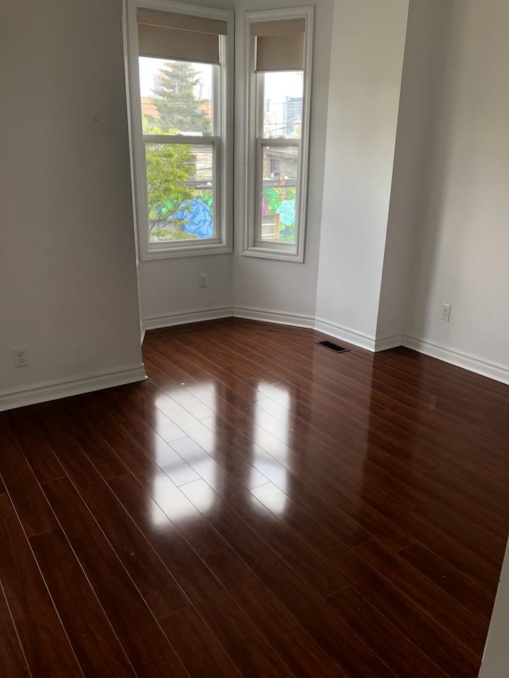 Spacious Downtown Bedroom with Ensuite bathroom for RENT Apartments