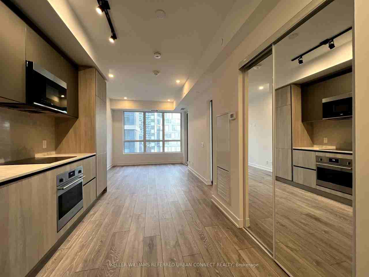 108 Peter Street #1113